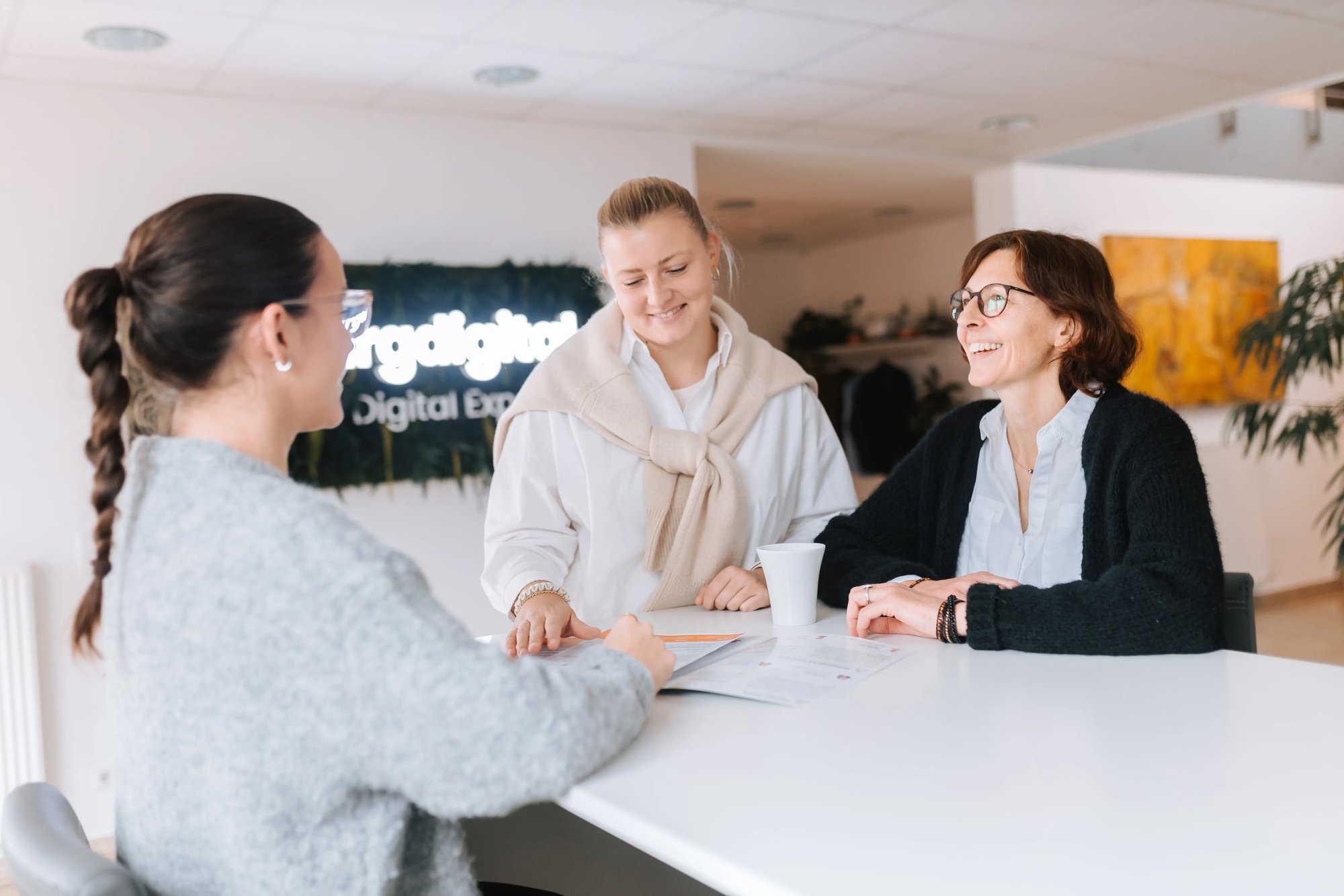 Digital Experts unterhalten sich über ihre Lösungen